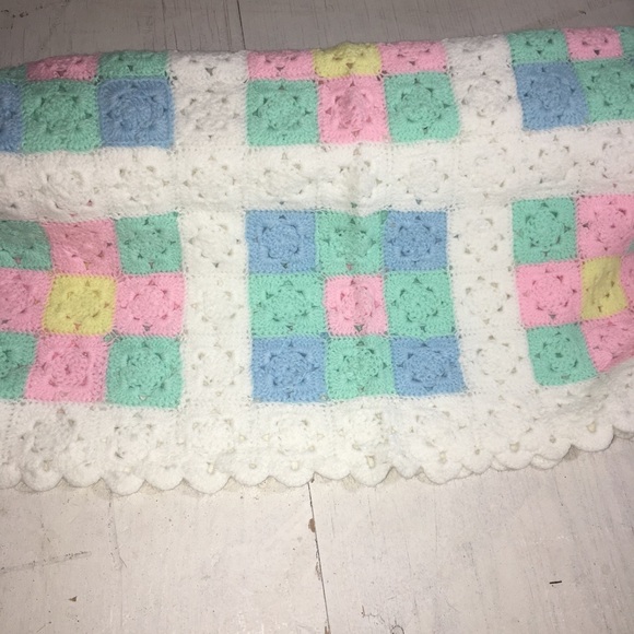 NEW Homemade lightweight baby blanket white pastel - Picture 2 of 5